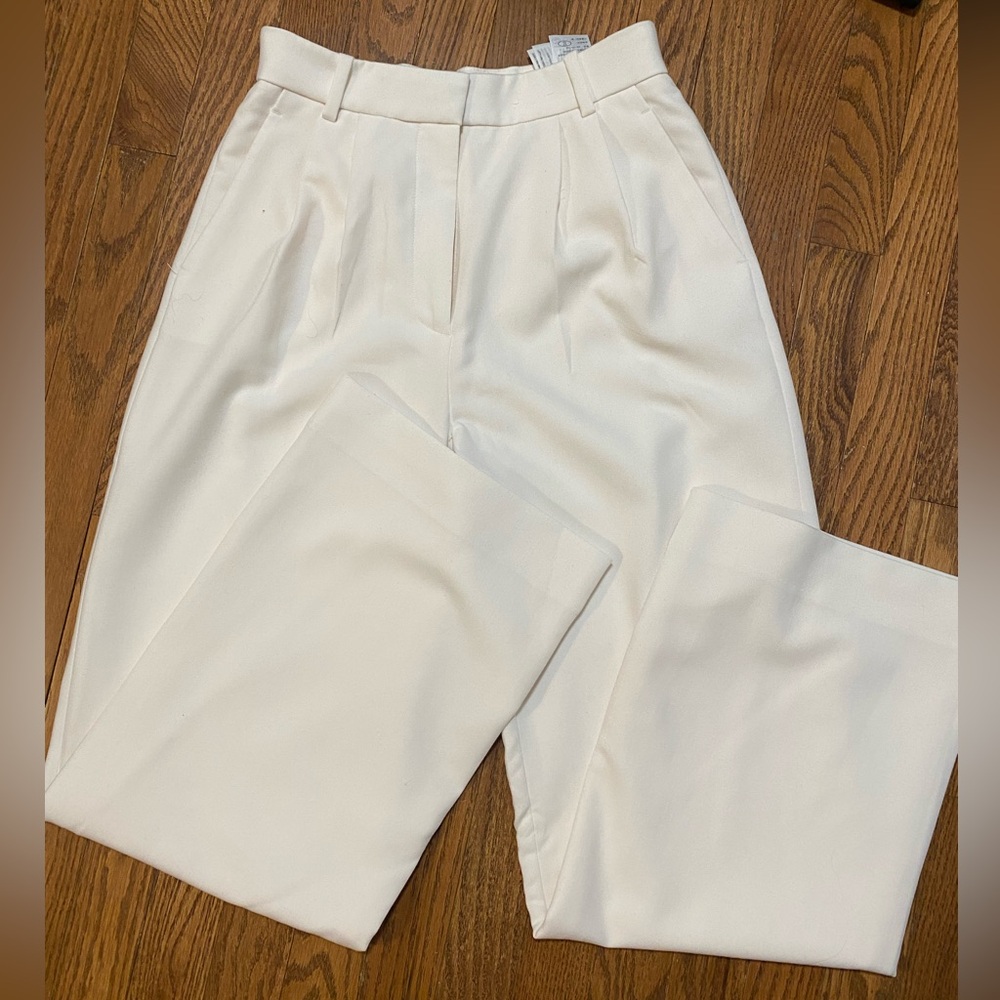 A&F Sloane Tailored Wide Leg Pant (cream/white color)